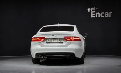 Jaguar XE