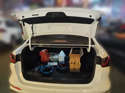 Roewe i5