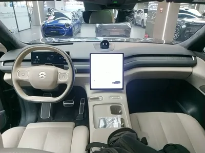 Nio ES8