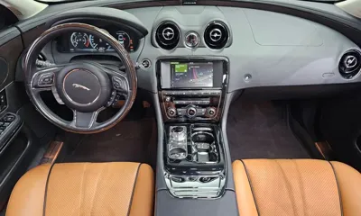 Jaguar XJ