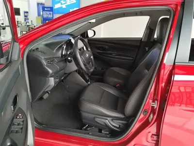 Toyota Yaris L
