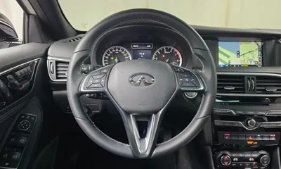 Infiniti Q30