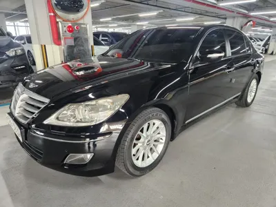 Hyundai Genesis