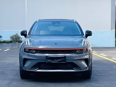 Lynk & Co 06