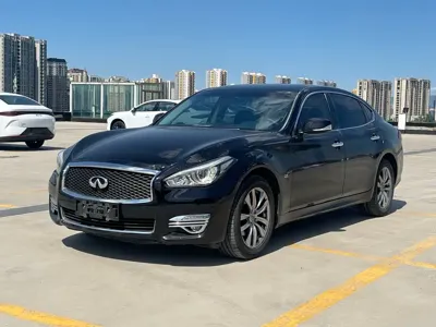 Infiniti Q70