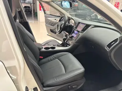 Infiniti Q50L