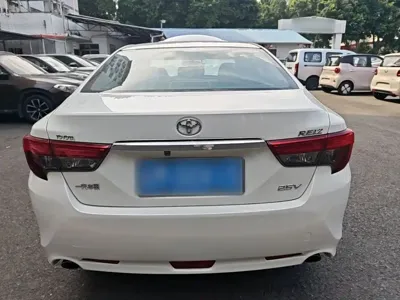 Toyota Reiz