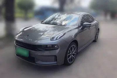 Lynk & Co 03