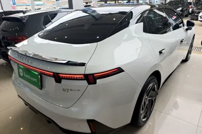 Lynk & Co 07