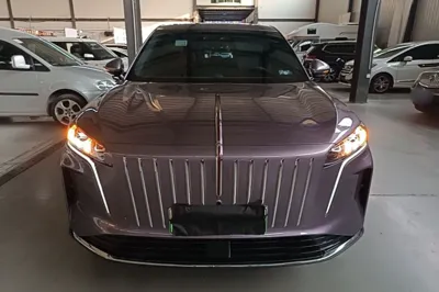 Hongqi HS6 PHEV