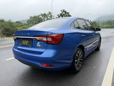 Roewe i5