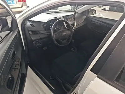Toyota Yaris L