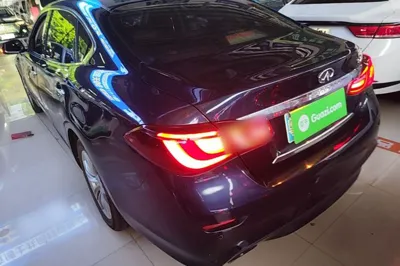 Infiniti Q70