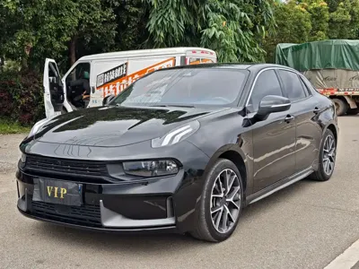 Lynk & Co 03