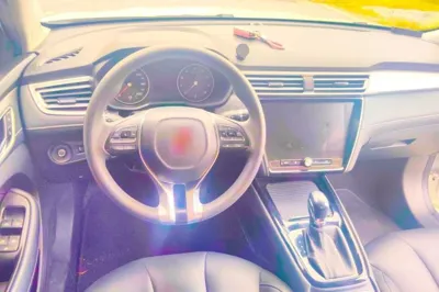 Roewe i5