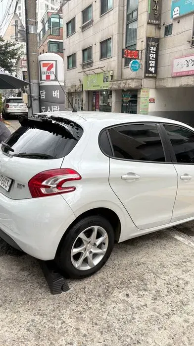 Peugeot 208