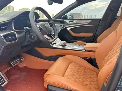 Audi A7L