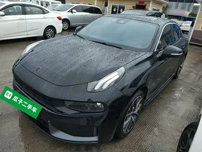 Lynk & Co 03