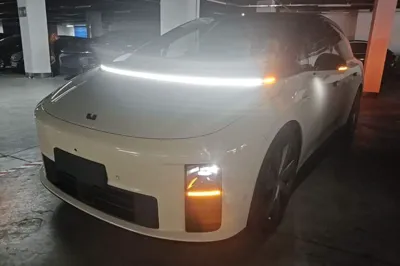 Li Auto Li Auto i6
