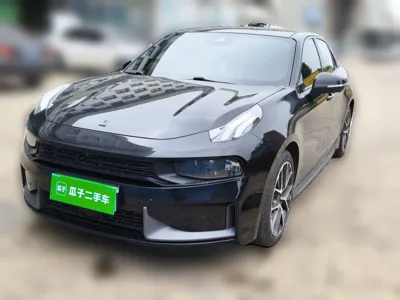 Lynk & Co 03