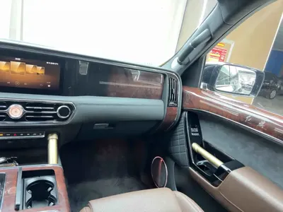Hongqi 红旗金葵花国耀