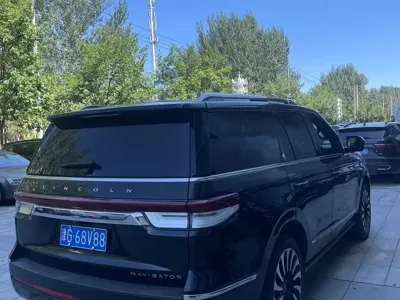 Lincoln Navigator