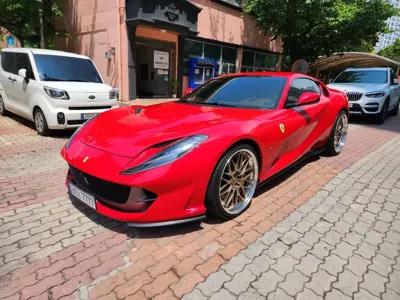 Ferrari 812