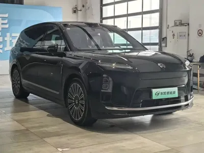 Nio ES8