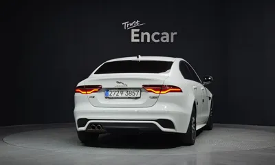 Jaguar XE