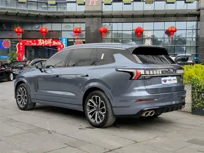 Lynk & Co 09
