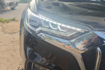 Hongqi HS5