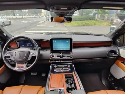 Lincoln Navigator