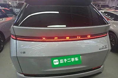 Xpeng X9