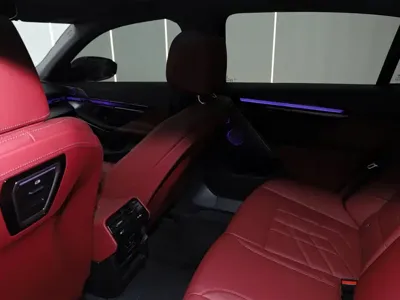 BMW i5