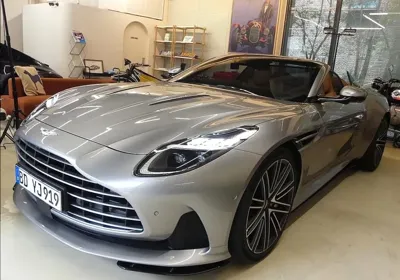 Astonmartin DB12