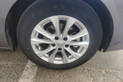 Roewe i5