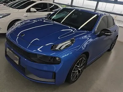 Lynk & Co 03