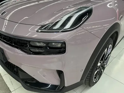 Lynk & Co 06