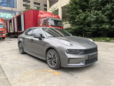 Lynk & Co 03