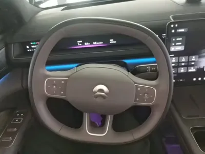 Nio ES8