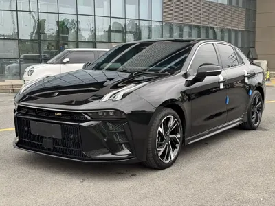 Lynk & Co 03