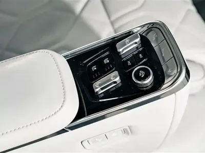 Volvo EM90