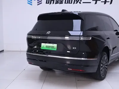 Nio ES8