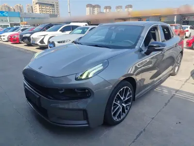 Lynk & Co 03