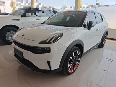 Lynk & Co 06