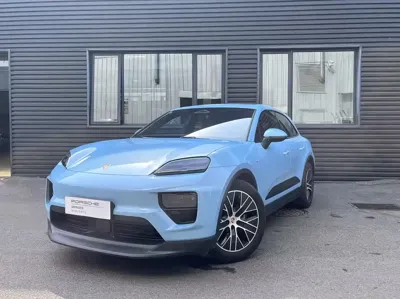 Porsche Macan EV