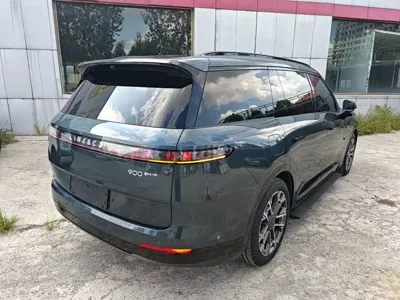 Lynk & Co 领克900
