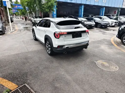 Lynk & Co 02