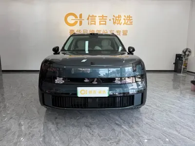 Lynk & Co 领克900