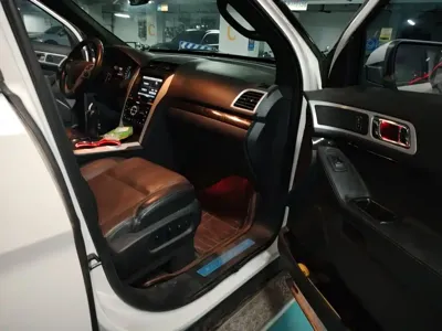 Ford Explorer (Import)